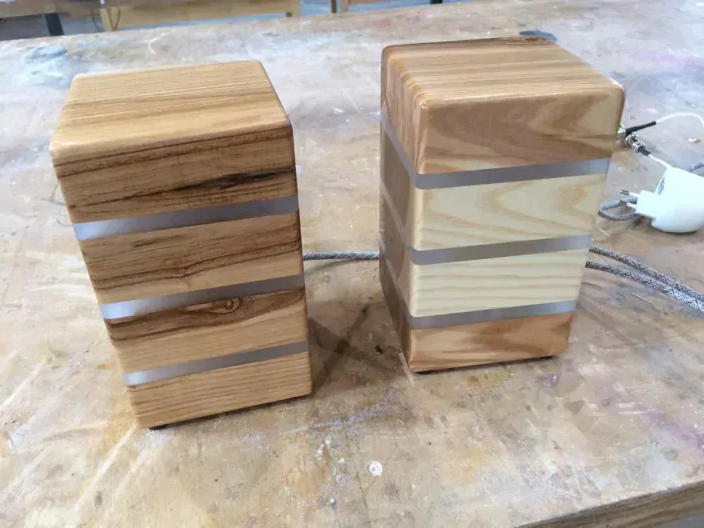 Fajna lampa z Jasanu třísegmentová vícebarevná + hřejivě bílá