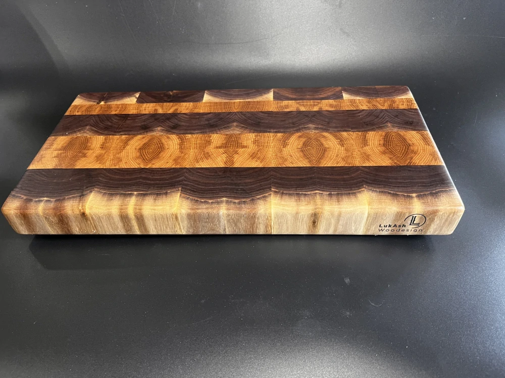 Krájecí prkénko z dubu a ořechu 43x21x4cm
